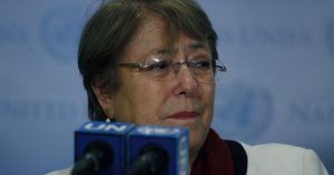 ¿A quién beneficia la posible visita de Bachelet a Venezuela?