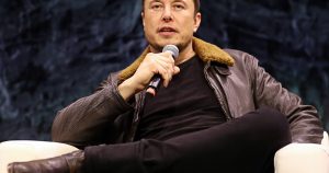 Musk pierde US$ 4.900 millones en peor inicio de año para Tesla