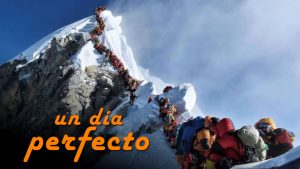 Escalar el monte Everest: una hazaña con fila