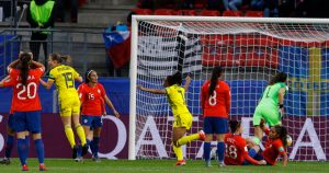 La Roja femenina aguanta, pero termina cayendo ante Suecia