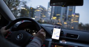 Uber presenta su visión de futuro con autos voladores