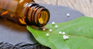 Epidemióloga cuestiona la homeopatía: bolitas de dulces sin efecto terapéutico