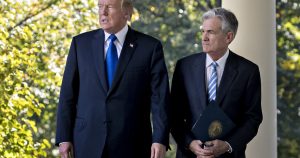 Trump cree tener la autoridad para reemplazar a Powell en la Fed
