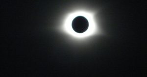 Mira la transmisión en vivo del eclipse solar