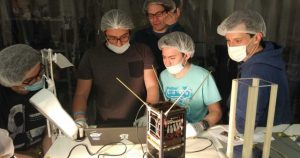 Van por más: científicos trabajan en nuevos microsatélites chilenos