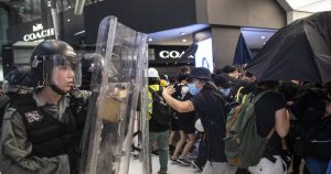 La economía de Hong Kong siente el golpe de las manifestaciones