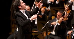 Por qué el mundo se rinde ante Gustavo Dudamel