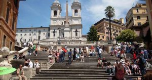 Roma adopta inédita medida que podría dejar multas en sus visitantes