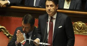 Primer ministro italiano anuncia dimisión