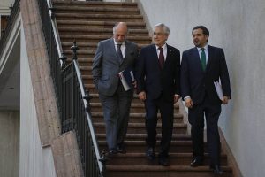 Piñera-Quintana-Flores: la reunión del gesto que no llegó