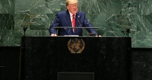 Trump advierte contra Irán y los 