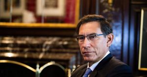 Presidente de Perú disuelve el Congreso y llama a elecciones
