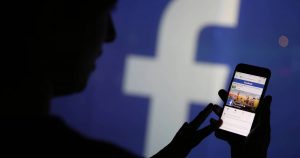 El despido de un programador chino de Facebook enfurece a su país