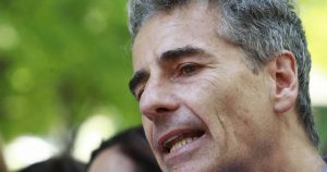 Andrés Velasco critica las actitudes del Frente Amplio ante la crisis