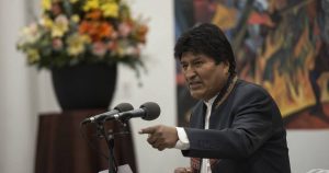 Recuento de votos da la victoria a Morales, pero los observadores piden segunda vuelta