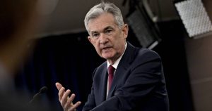 Fed recorta tasas en un cuarto de punto mientras insinúa pausa