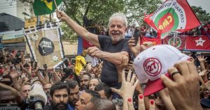 Tras la cárcel, Lula se prepara para luchar en Latinoamérica