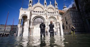 Venecia sufre una segunda marea récord e Italia declara emergencia