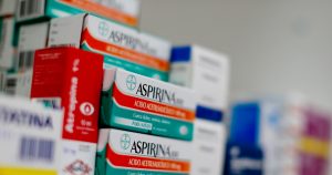 Laboratorios acusan que las farmacias venden hasta el triple más caro los medicamentos