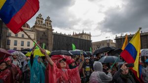 La reforma fiscal no logra calmar las protestas en Colombia