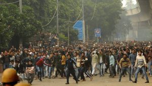 Aumentan las protestas en India contra proyecto de ley de ciudadanía