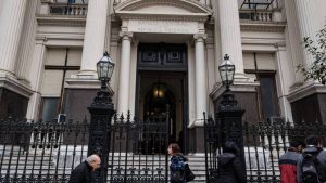 Banco Central: Argentina espera hacer pagos durante la negociación de la deuda
