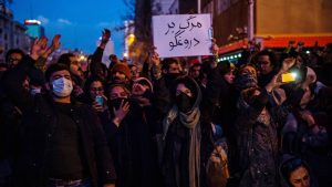 Las protestas en Irán por el derribo del avión se tornan violentas