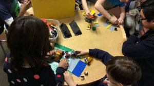 LEGO ayuda a construir un futuro para jóvenes vulnerables