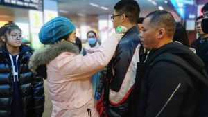 Varias de las víctimas fatales del coronavirus en China no tuvieron fiebre