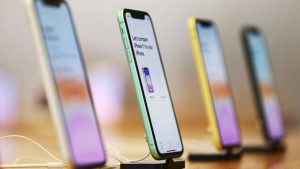 Los cargadores de los iPhone reviven los roces entre Apple y la UE