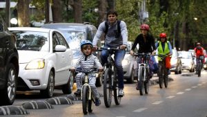 Cada año hay más ciclistas en Santiago, y cada año mueren menos de ellos