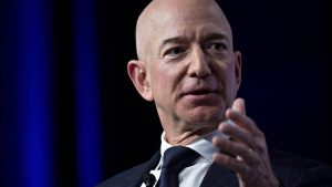 Bezos crea equipo para hacer pruebas de Covid-19 a los empleados de Amazon