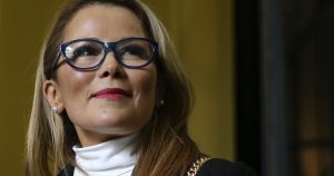 La advertencia de Contraloría que podría derivar en sumario contra la alcaldesa Cathy Barriga