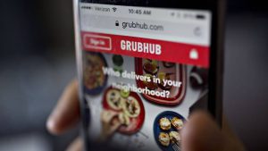 Uber evalúa compra de empresa de entrega de alimentos GrubHub