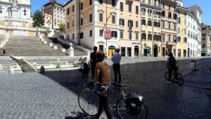 Italia flexibiliza protocolos y permitirá libre circulación por el país en junio