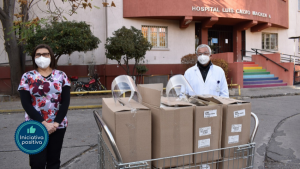 Cinco toneladas de mascarillas y escudos faciales para hospitales del país