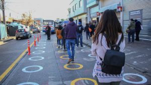 El estudio que mide el impacto del distanciamiento físico en Chile y el mundo