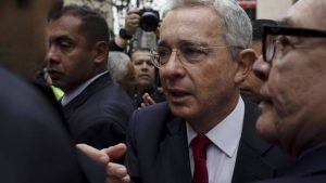 El arresto domiciliario del expresidente colombiano Álvaro Uribe