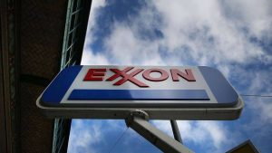 La caída en desgracia de Exxon: ahora es expulsada del Dow Jones