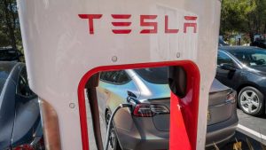Elon Musk quiere fabricar un automóvil eléctrico de US$ 25.000