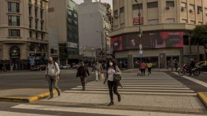 Argentina se esfuerza en reducir la brecha entre sus tipos de cambio