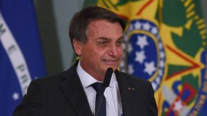 Bolsonaro anuncia que no extenderá beneficios sociales por Covid