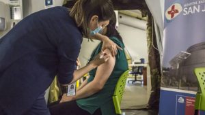 ¿Por qué sí son confiables las vacunas autorizadas en Chile?