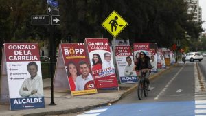 De campaña en terreno a Zoom: los candidatos se adaptan al nuevo confinamiento