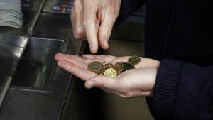 Usa tus monedas: la inédita petición del presidente del Banco Central