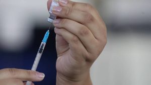 Vacunación en Chile: Sinovac mantiene efectividad para prevenir muerte