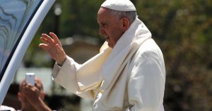 El Papa suma más expulsiones y decreta la dimisión de obispos Cox y Órdenes