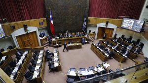 ¿Legisladores demandados? El debate jurídico que abrió Cristóbal Eyzaguirre por las rentas vitalicias