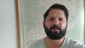 211103 Boric x covid