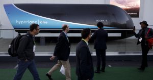 Musk dice que túnel de prueba de Hyperloop está casi listo